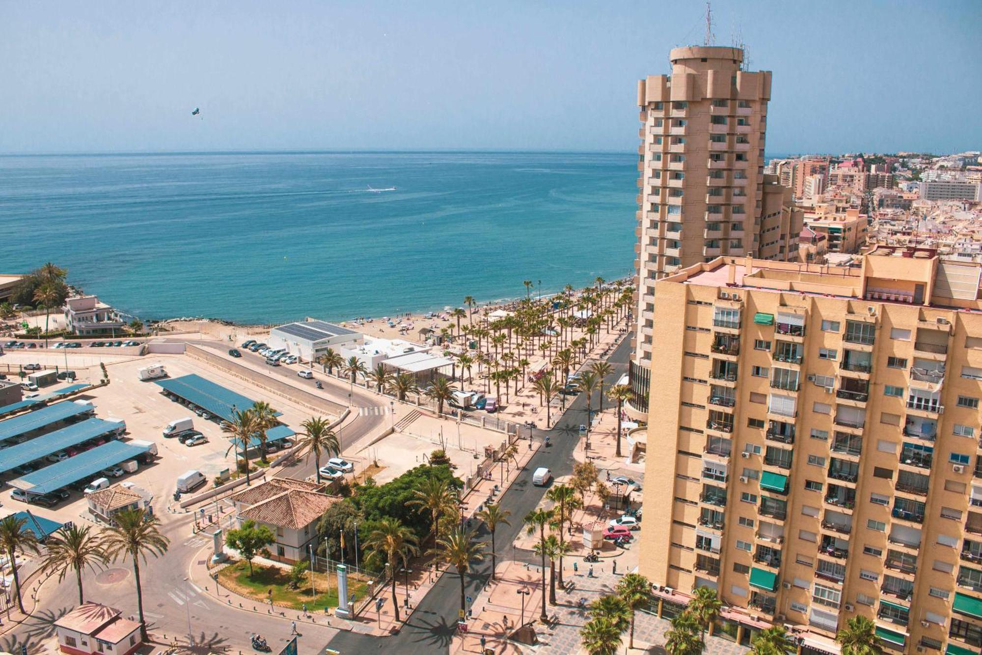 Nuevo Atico Con Piscina Privada Y Vistas Al Mar Apartment Fuengirola Exterior photo