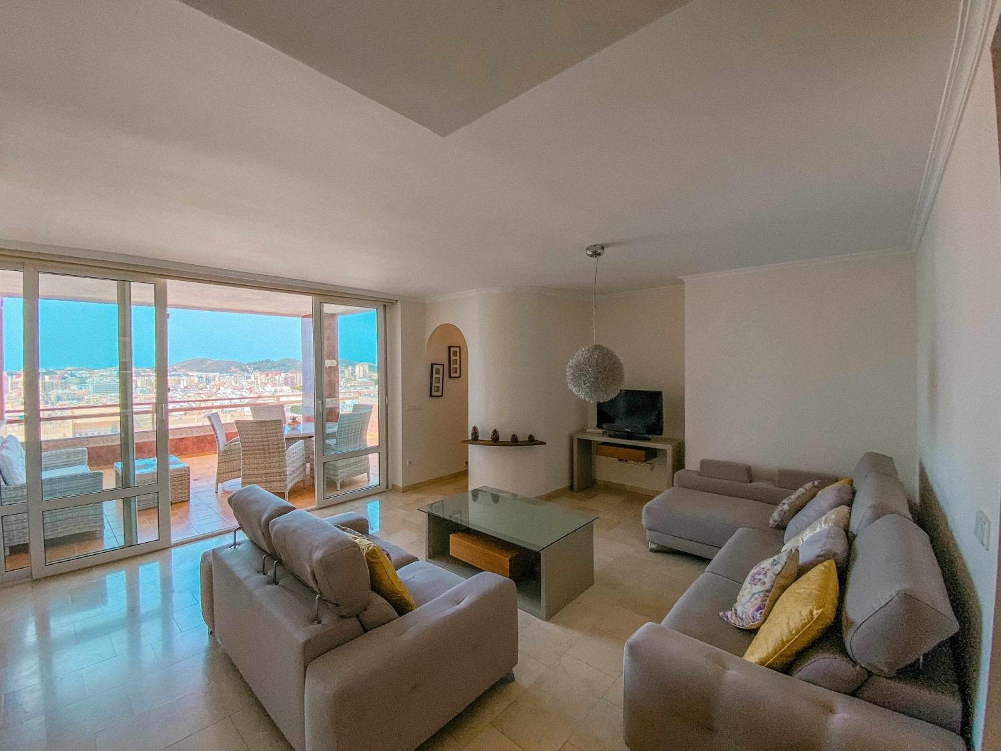 Nuevo Atico Con Piscina Privada Y Vistas Al Mar Apartment Fuengirola Exterior photo