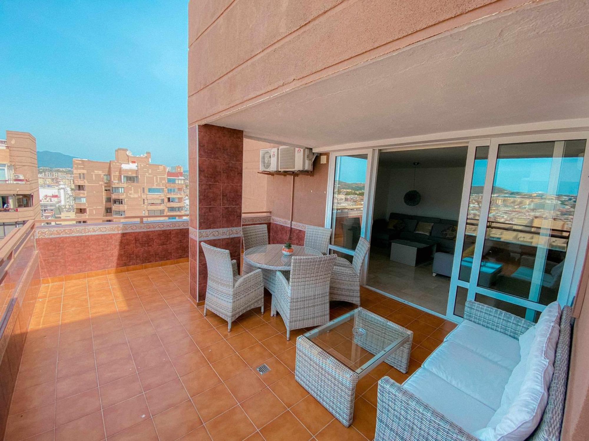 Nuevo Atico Con Piscina Privada Y Vistas Al Mar Apartment Fuengirola Exterior photo
