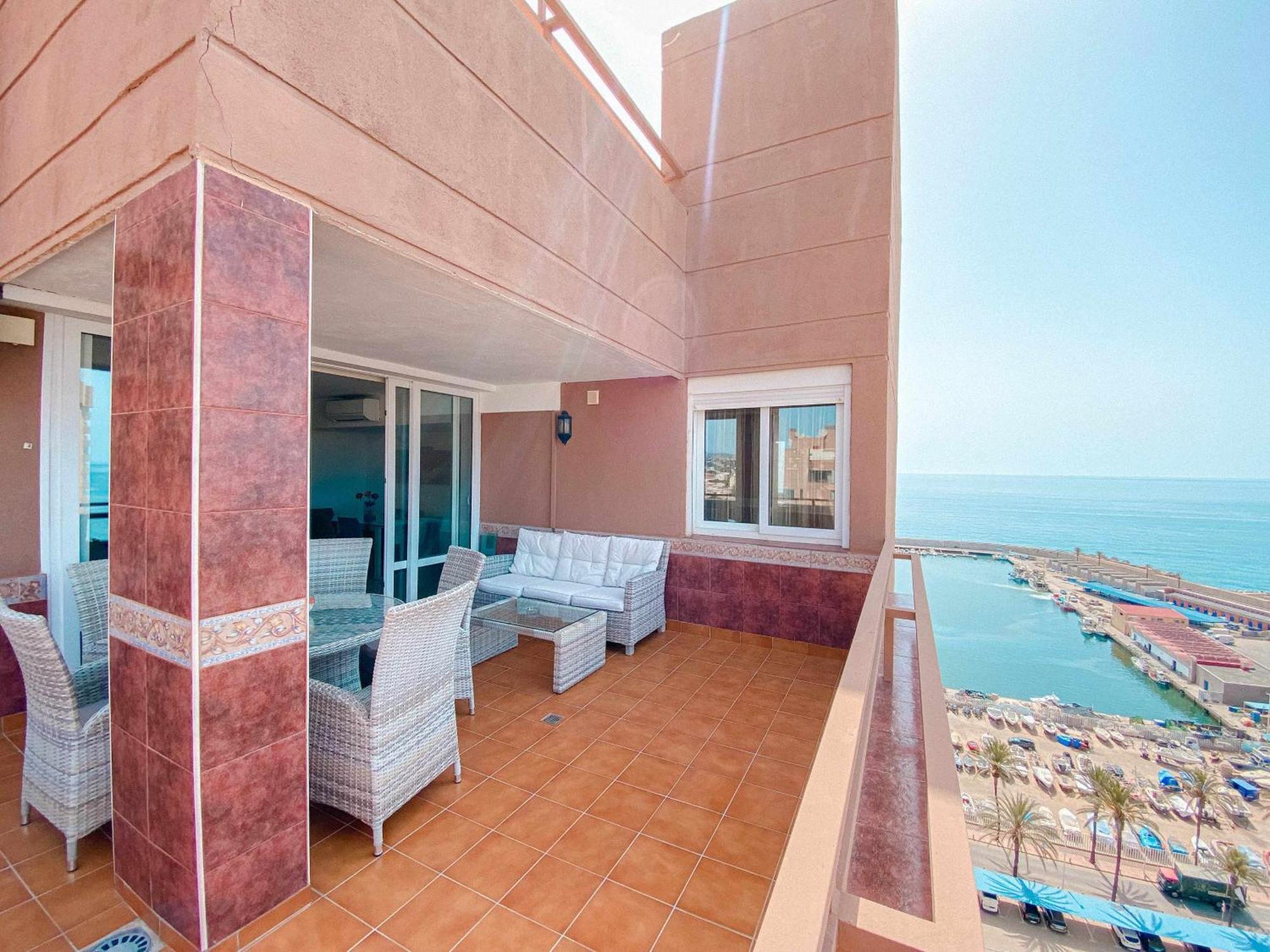 Nuevo Atico Con Piscina Privada Y Vistas Al Mar Apartment Fuengirola Exterior photo
